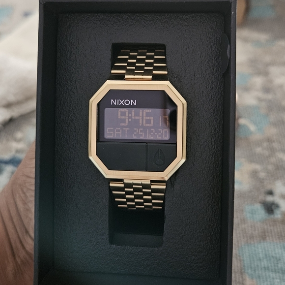 NWT Nixon Unisex Gold and Black Digital Watch - Picture 8 of 9